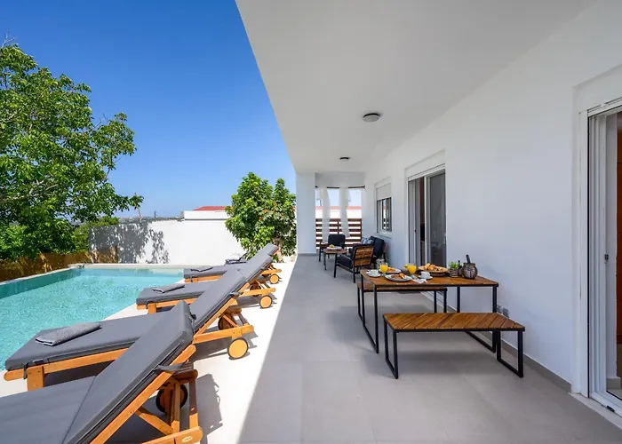 Aelia Luxury Σάλακος