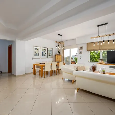 Aelia Luxury Villa Salakos