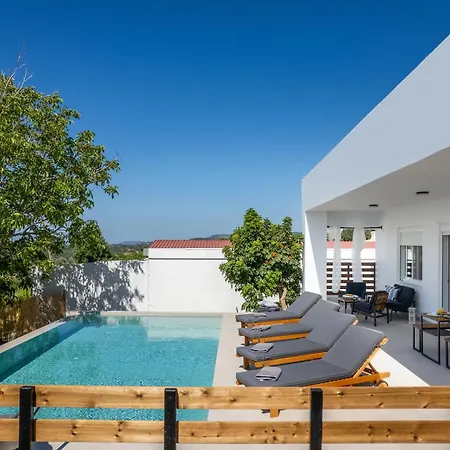 Aelia Luxury * Salakos