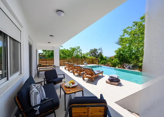 Villa Aelia Luxury Sálakos