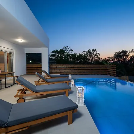 빌라 Aelia Luxury Sálakos